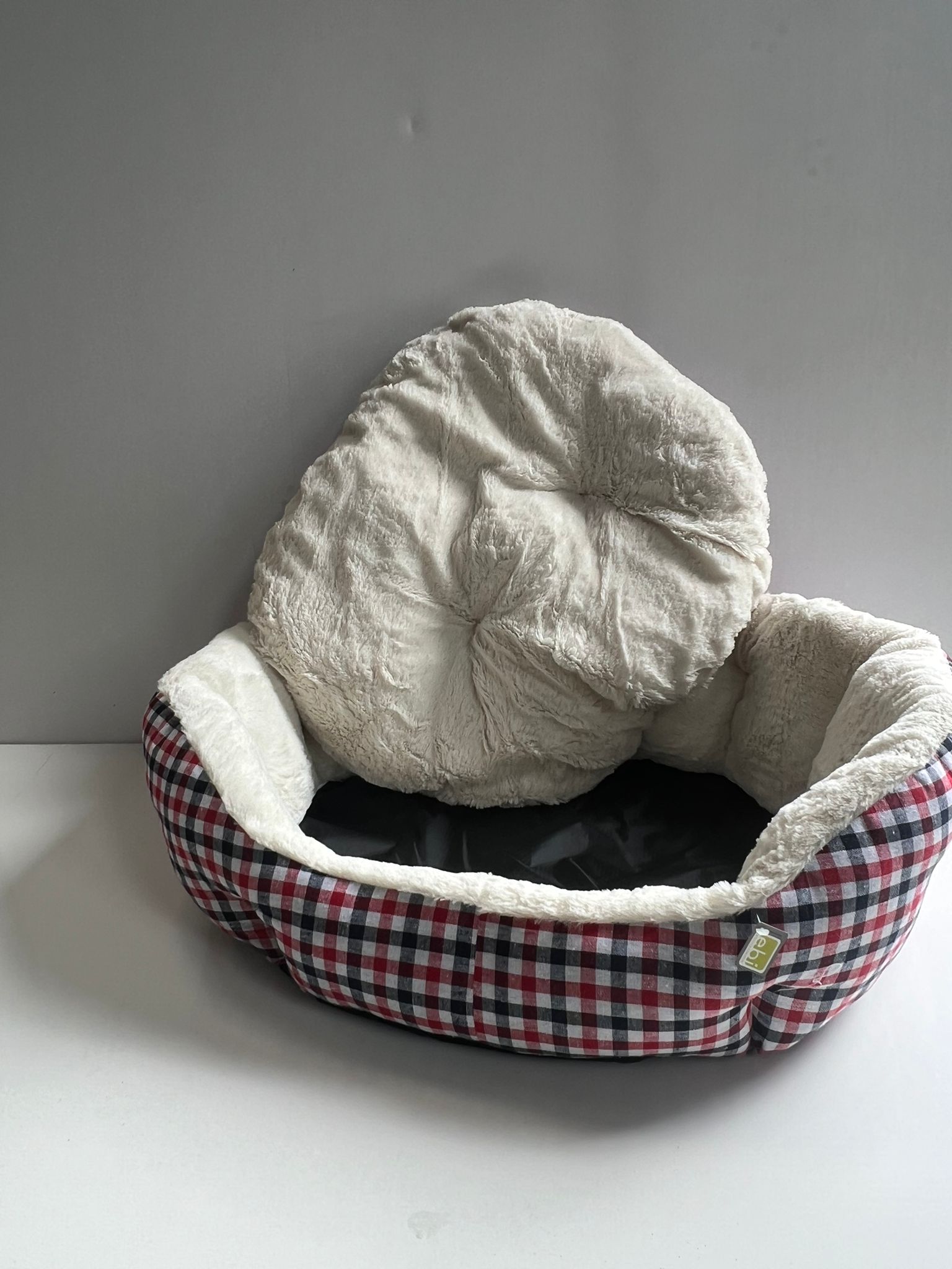 Country Tartan Nest Dog Bed - Image 4